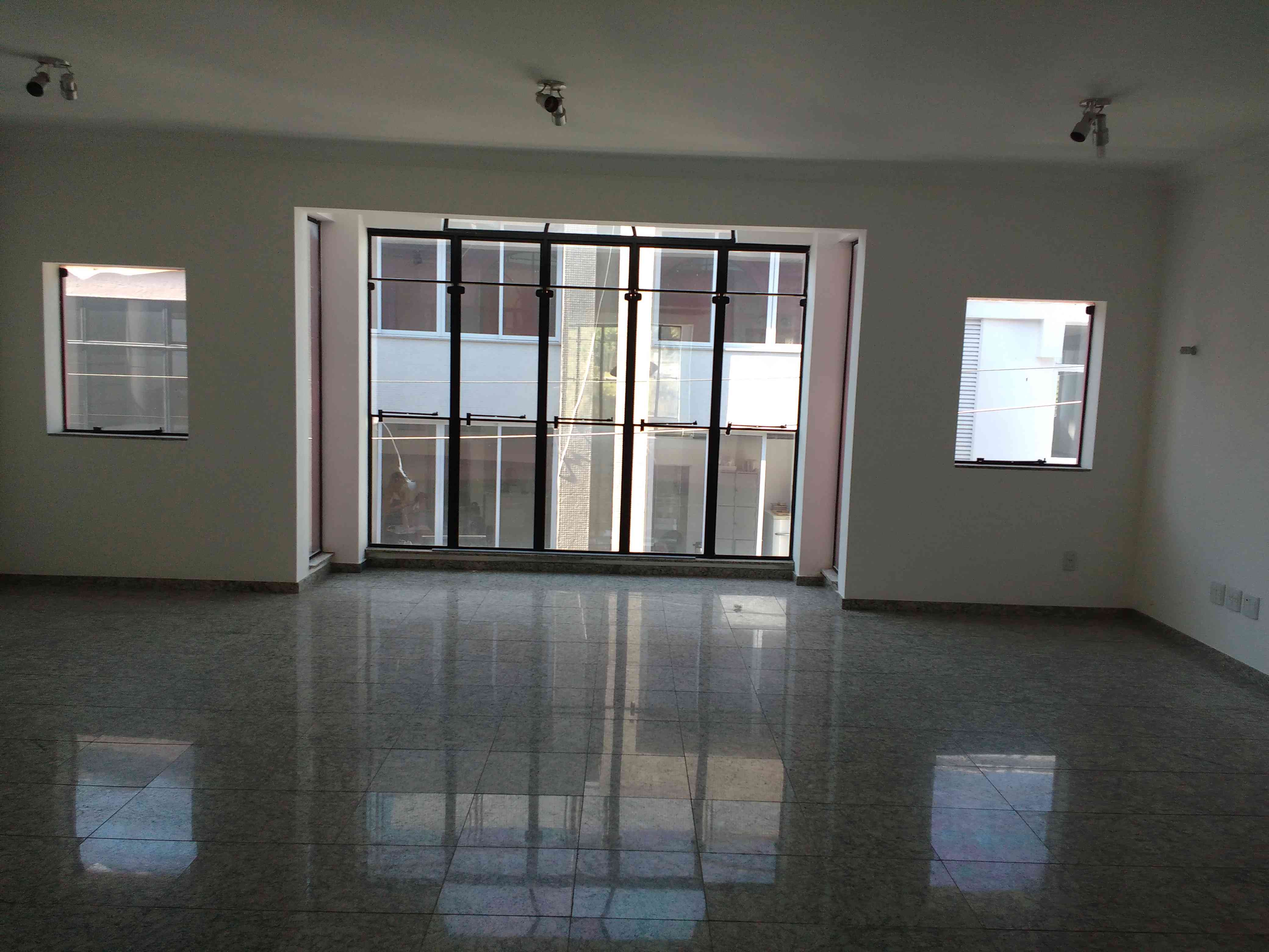 Pr�dio Comercial&nbsp;SANTANTANA DE PARNAIBA &nbsp;ALPHAVILLE &nbsp;CENTRO DE APOIO 2